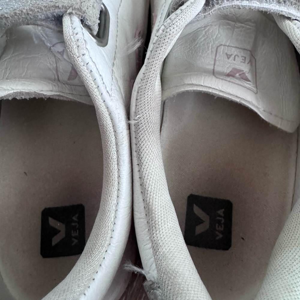 VEJA Esplar White Petal Silver Velcro Sneaker 2  kids - Picture 6 of 7
